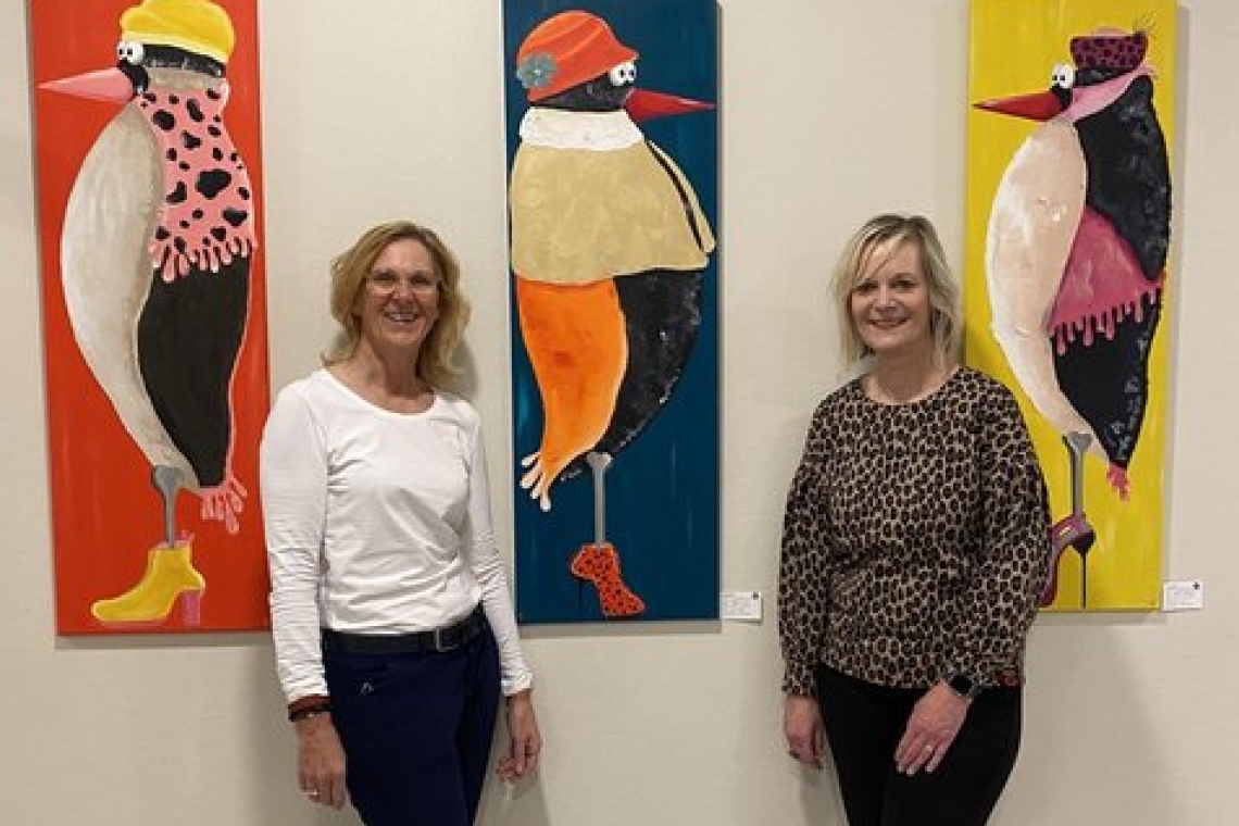 Tierische und moderne Kunstausstellung in Neuburg