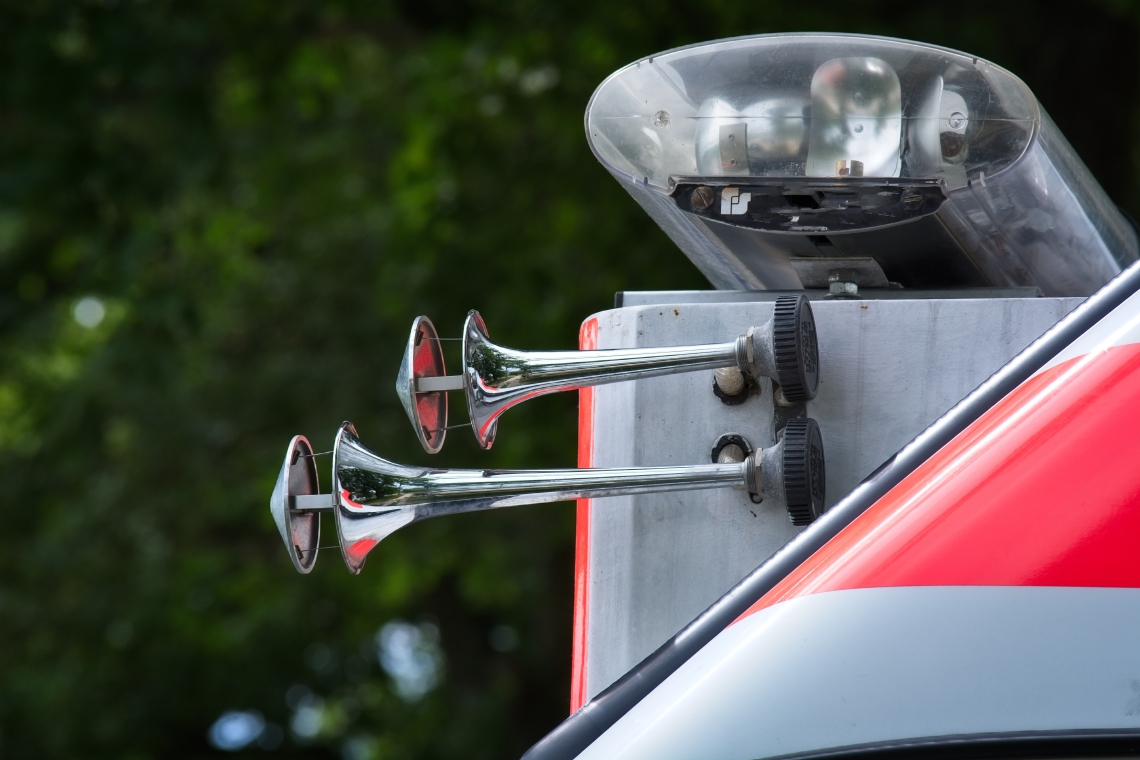 Schwerer Verkehrsunfall mit Leichtkraftradfahrerin 