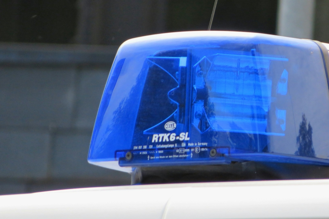 Kind fällt in Kellerschacht 