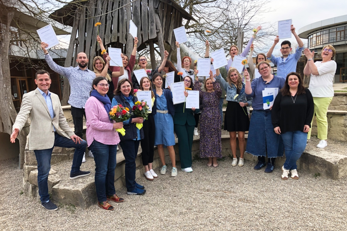 16 neue Montessori-Expert:innen