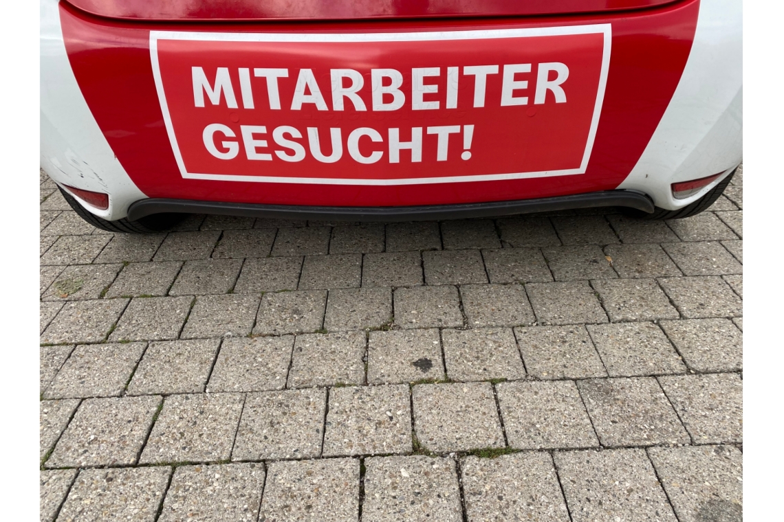 IHK-Pressemitteilung: Wirtschaftliche Verluste von 920 Millionen Euro wegen Arbeitskräftemangel  