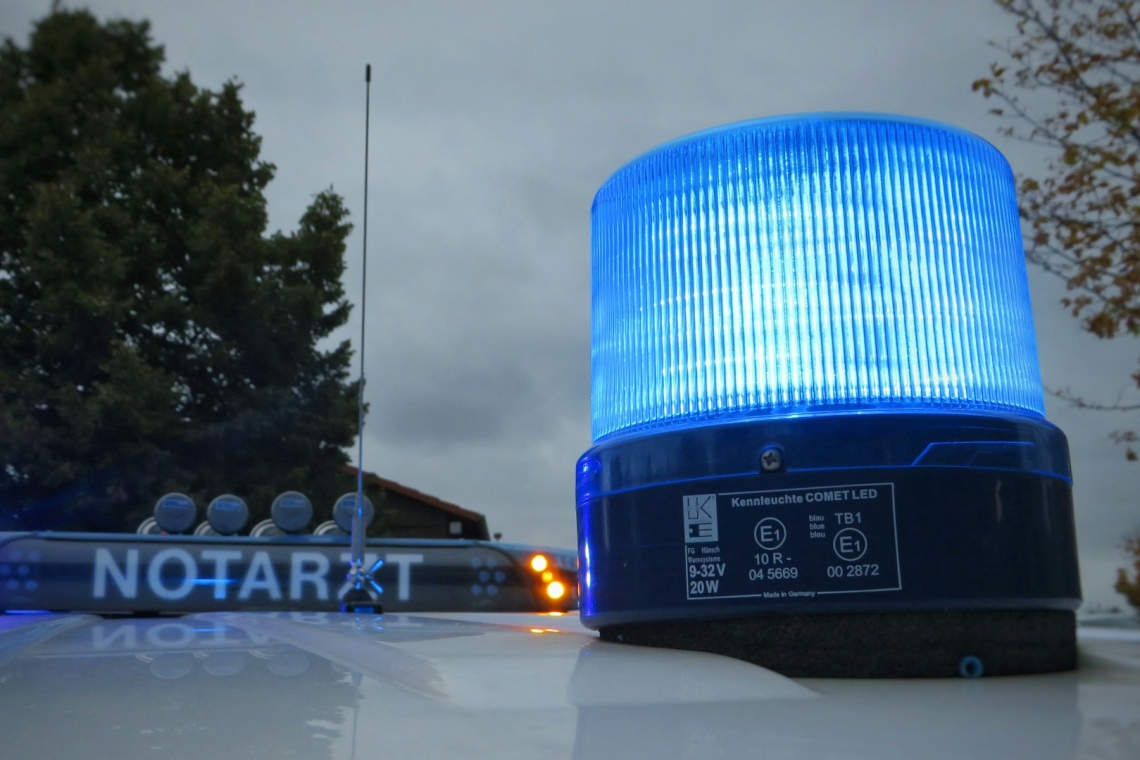 Fußgängerin bei Verkehrsunfall schwer verletzt in Friedrichshofen 