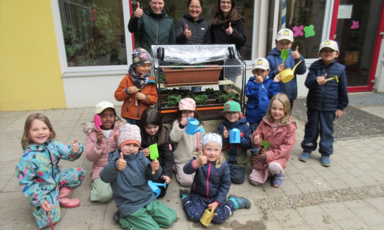 Kleine Pflanzer für den Klimaschutz 