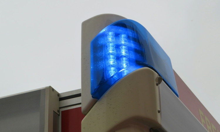 Unfall zwischen Pkw und E-Scooter – 1 Kind schwer verletzt