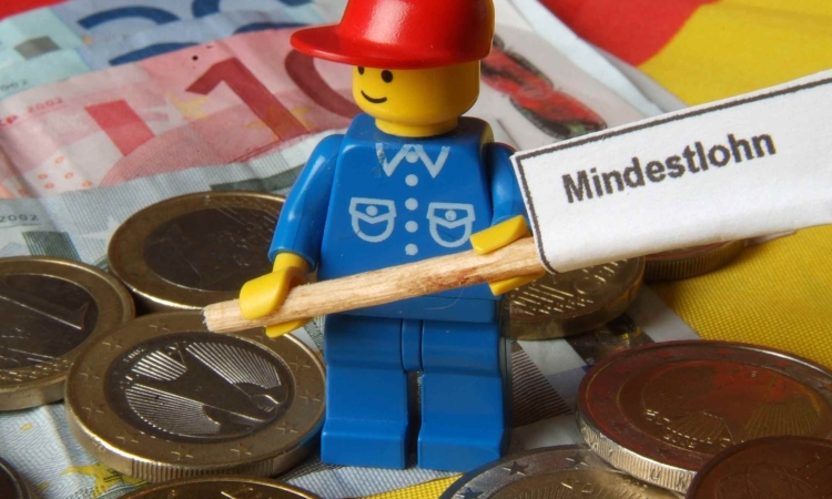 Entscheidung der Mindestlohnkommission: Januar 2026 auf 13,90 Euro 