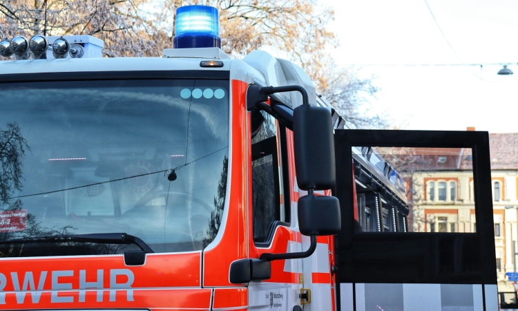 Rauchentwicklung in Mehrfamilienhaus – Feuerwehr verhindert Schlimmeres 