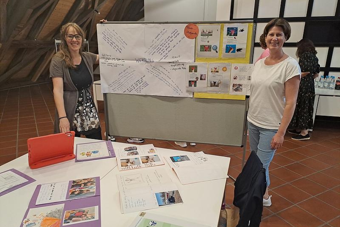 Digitale Kompetenzen spielerisch fördern – Münsterkindergarten blickt auf innovatives Bildungsjahr zurück 