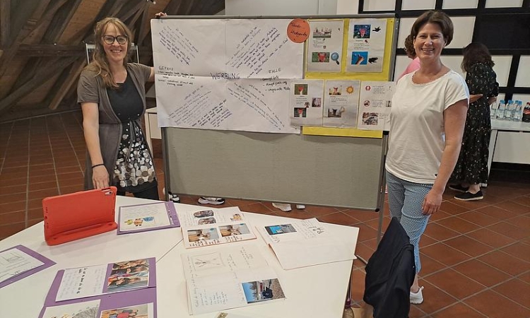 Digitale Kompetenzen spielerisch fördern – Münsterkindergarten blickt auf innovatives Bildungsjahr zurück 