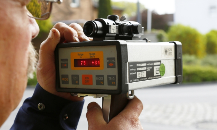 Wochenend-Geschwindigkeitsüberprüfungen in der Stadt – Ein Fahrer eines Pkw wurde innerorts mit 126 km/h registriert 