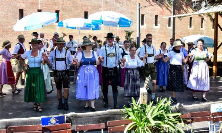 Volkstanz mit den Schanzer Tanzboden Musikanten