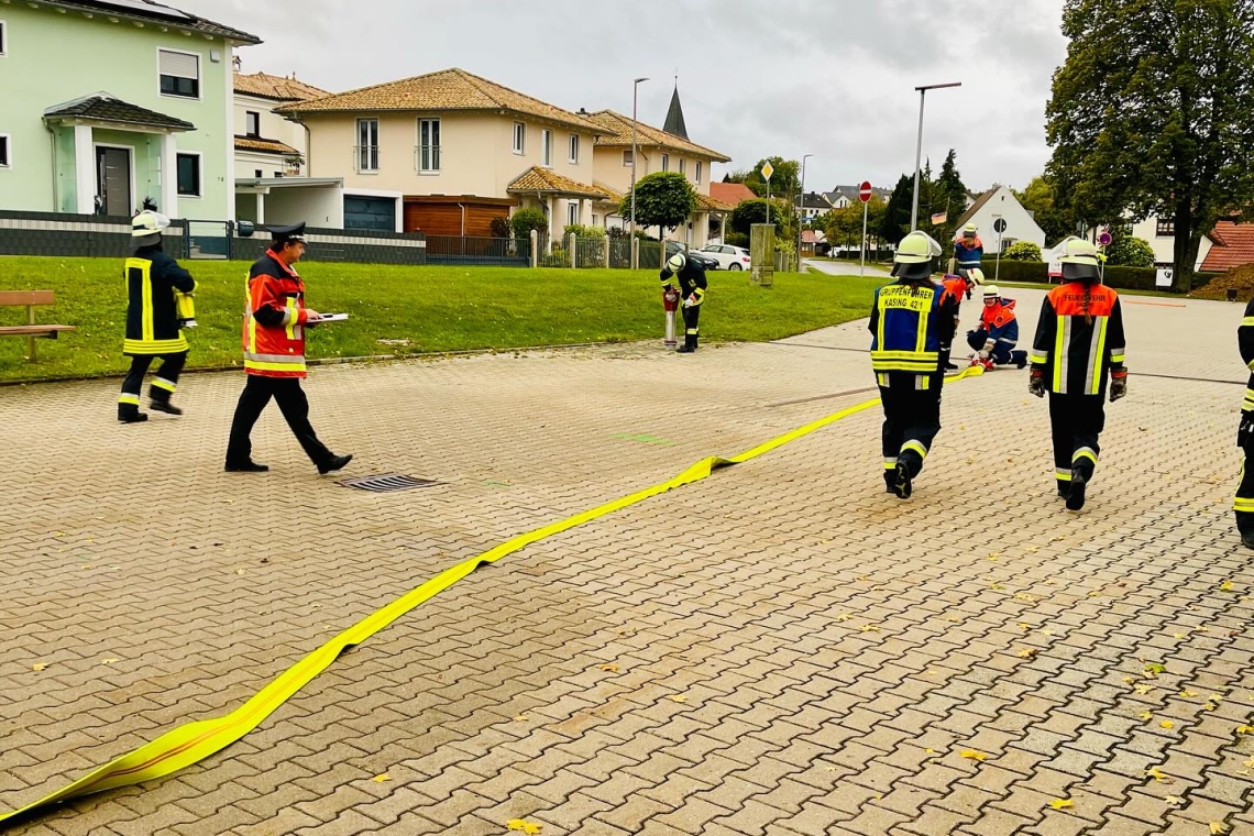 Drei Gruppen der Freiwilligen Feuerwehr Kasing haben die Leistungsprüfung ohne Fehlerpunkte bestanden