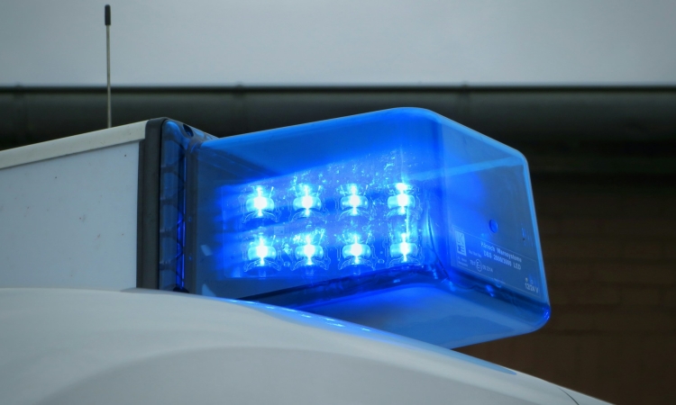 Radler stürzt wegen Laub und verletzt sich leicht 