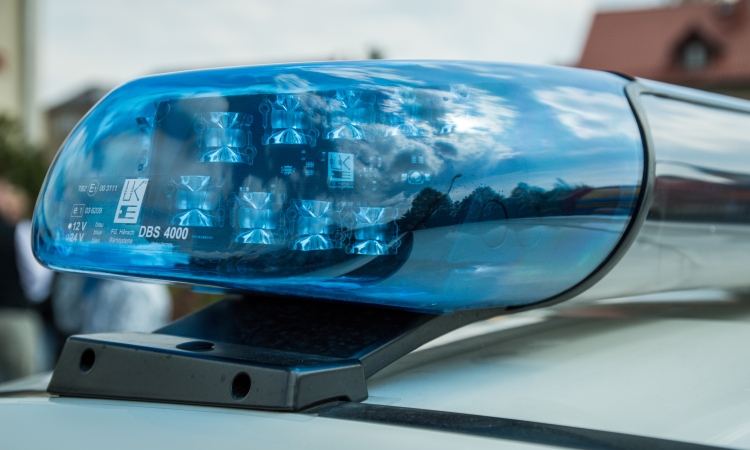 Sachbeschädigung an Kfz - Polizei sucht Zeugen